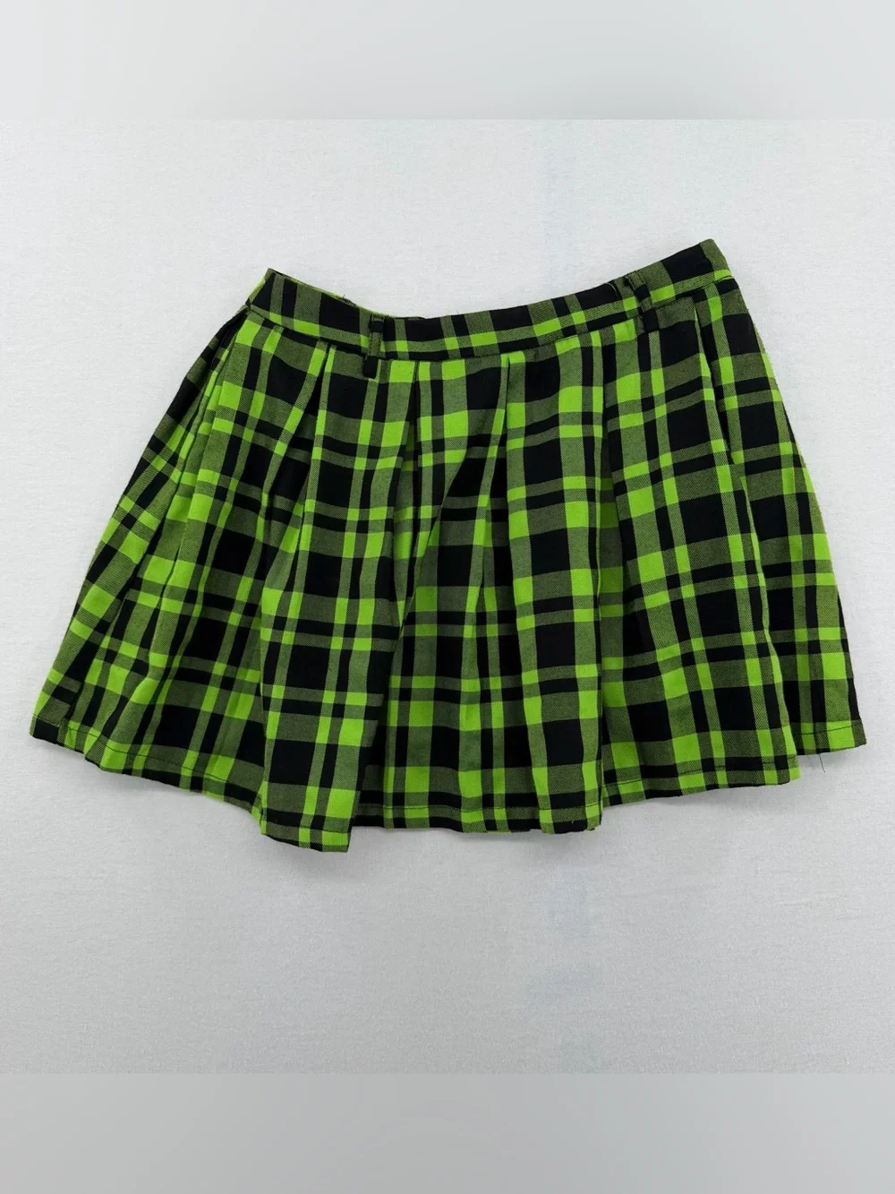Hot Topic Black and Acid Green Plaid Pleated Skater / School Girl Mini Skirt